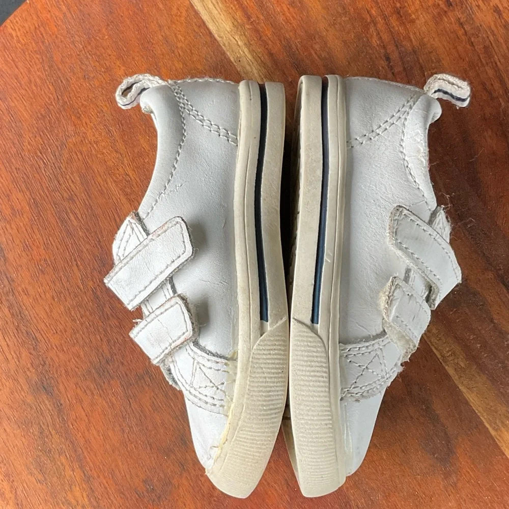 Healthtex White Kids Sneakers with‎ Velcro Straps Toddler Sz 3